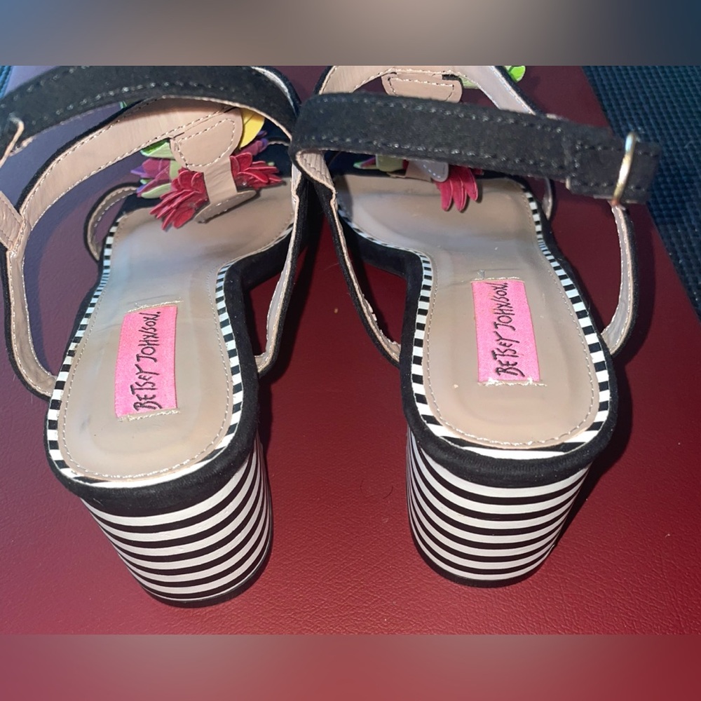 Betsey Johnson Black Sandals with Colorful Floral Accents - Picture 5 of 12